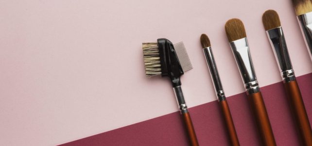 Pincéis e esponjas de maquiagem: a limpeza também faz parte dos cuidados com a pele Pincéis e esponjas de maquiagem: a limpeza também faz parte dos cuidados com a pele