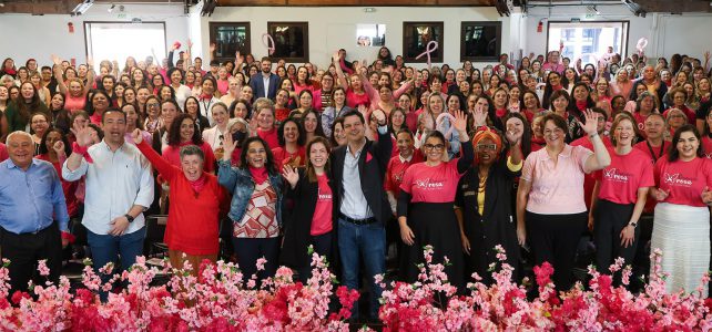 Cada lenço conta uma história: evento marca a abertura oficial do Outubro Rosa 2026 e celebra a força de mulheres em tratamento